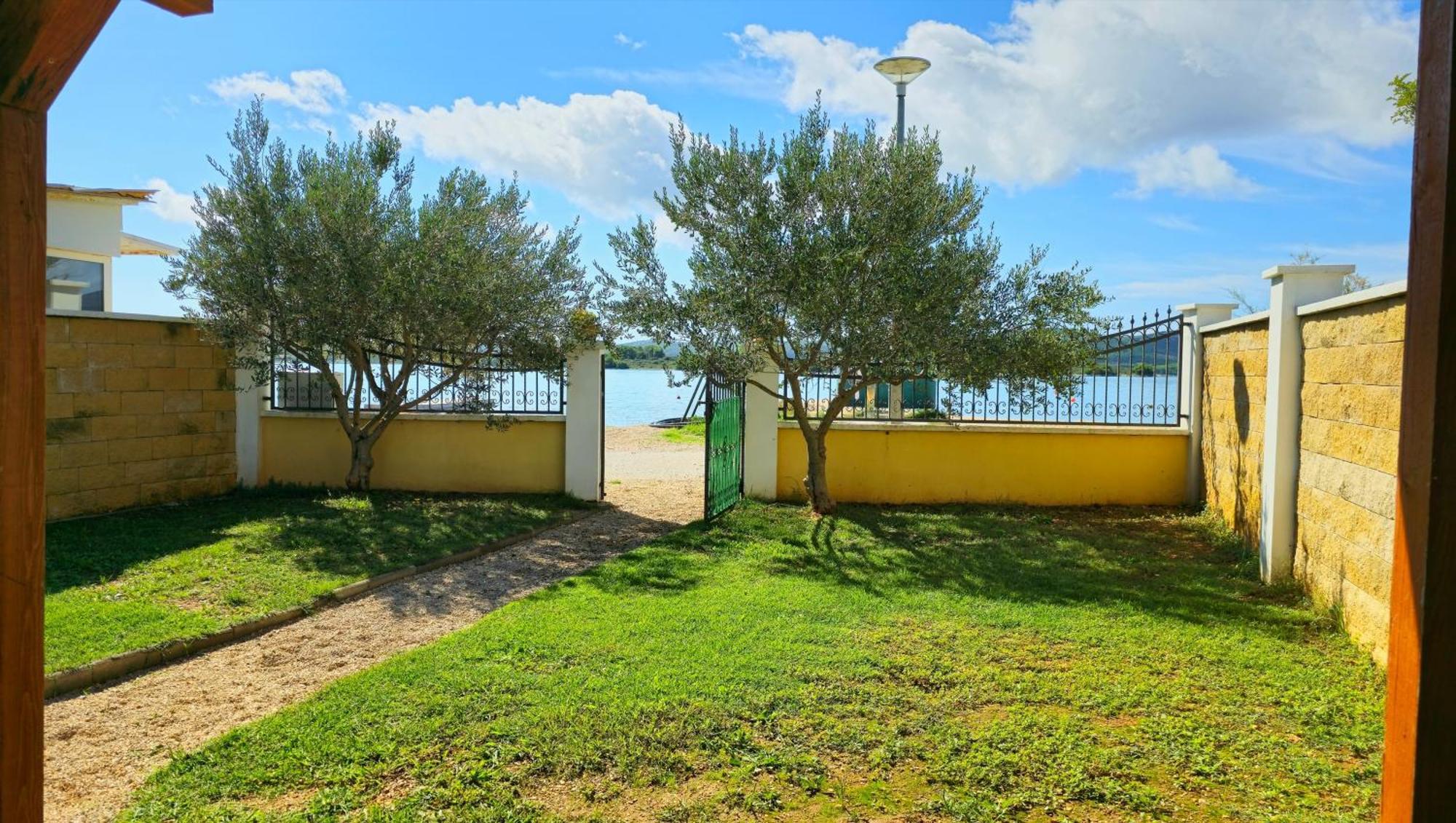 Holiday Home - Beach House 'Amarella' Turanj Exterior photo